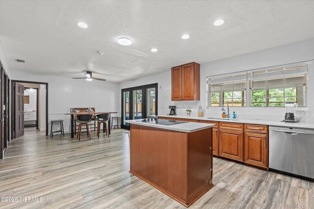 836 MANDALAY Road, Jacksonville, FL 32216