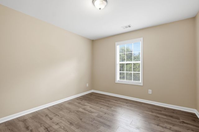 106 Cambridge Dr, Gallatin, TN 37066