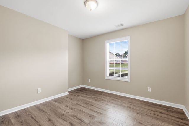 106 Cambridge Dr, Gallatin, TN 37066