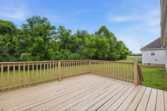 106 Cambridge Dr, Gallatin, TN 37066