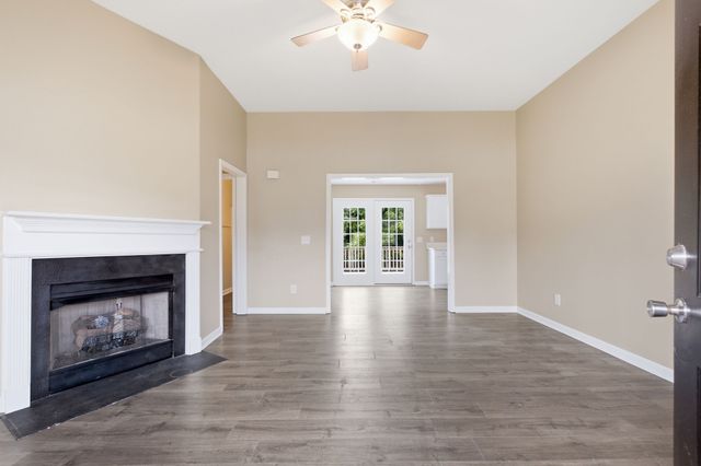 106 Cambridge Dr, Gallatin, TN 37066