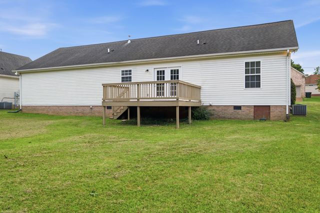 106 Cambridge Dr, Gallatin, TN 37066