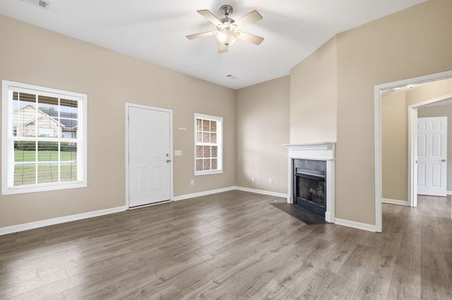 106 Cambridge Dr, Gallatin, TN 37066