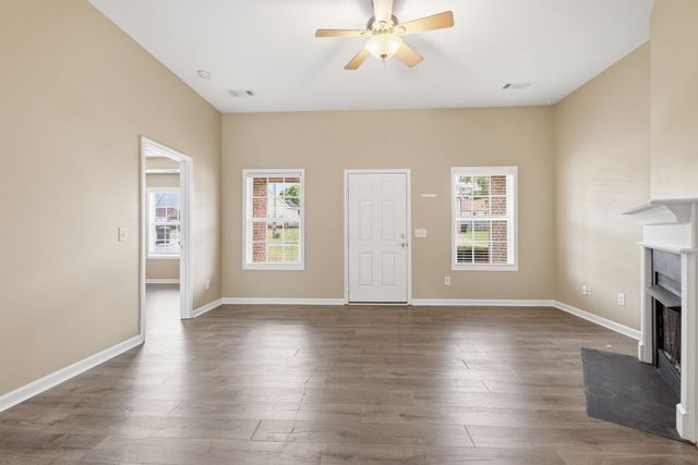 106 Cambridge Dr, Gallatin, TN 37066