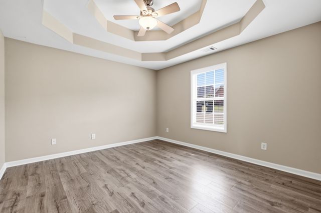 106 Cambridge Dr, Gallatin, TN 37066