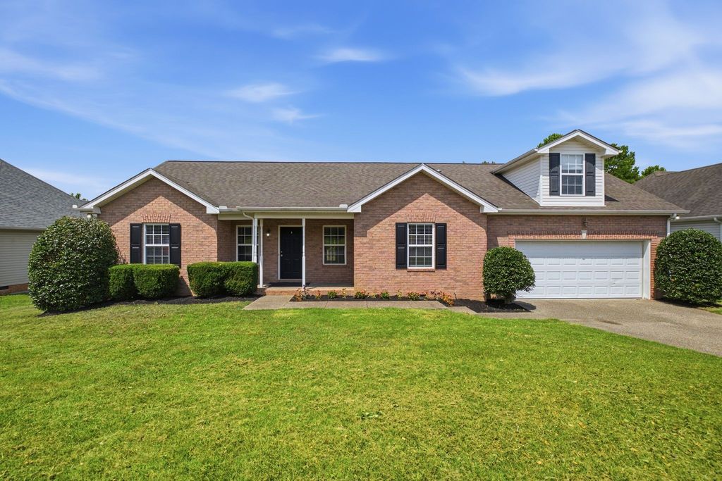 106 Cambridge Dr, Gallatin, TN 37066