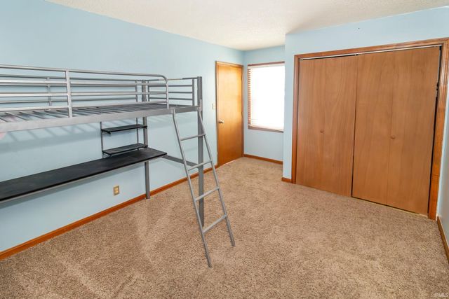 5866 Jeffrey Lane, Newburgh, IN 47630