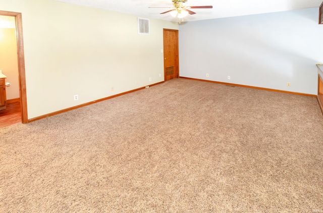 5866 Jeffrey Lane, Newburgh, IN 47630