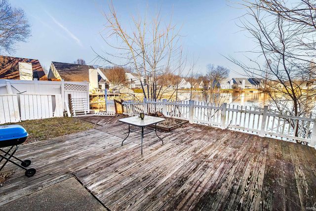 5866 Jeffrey Lane, Newburgh, IN 47630