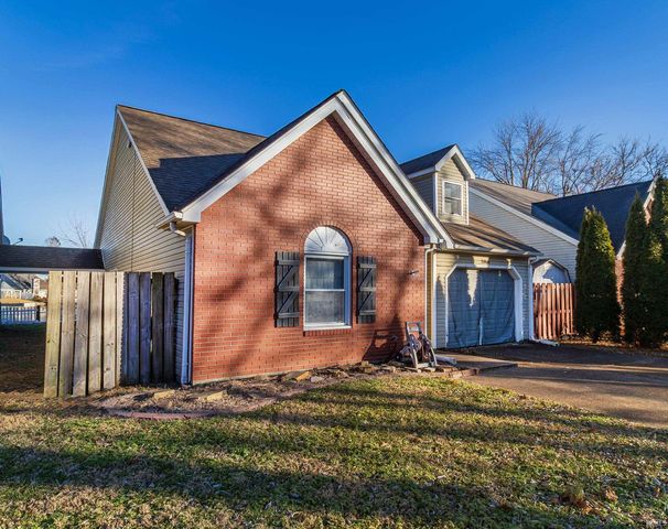 5866 Jeffrey Lane, Newburgh, IN 47630