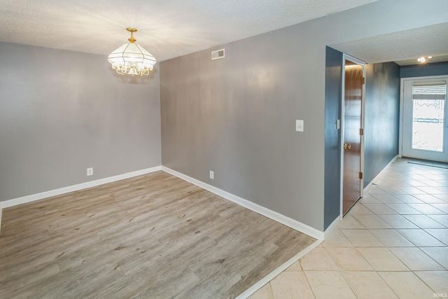 5866 Jeffrey Lane, Newburgh, IN 47630