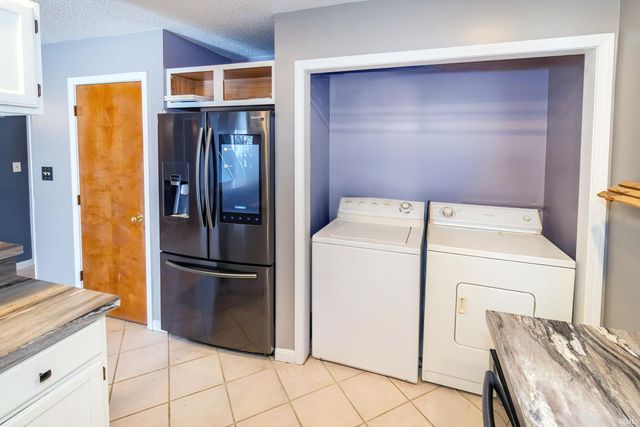 5866 Jeffrey Lane, Newburgh, IN 47630