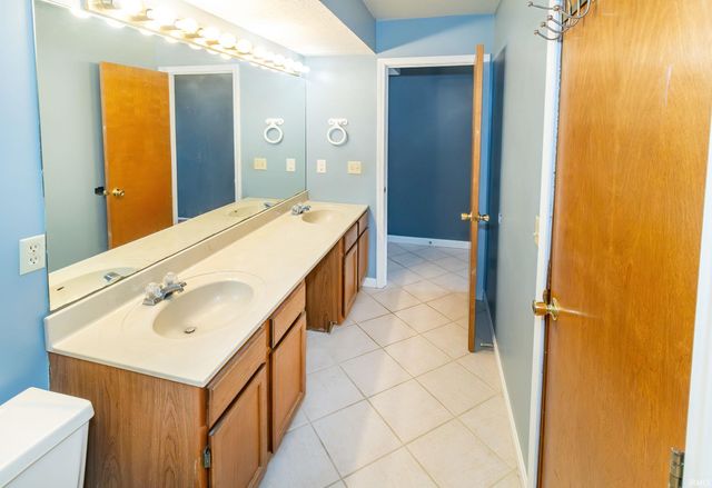 5866 Jeffrey Lane, Newburgh, IN 47630