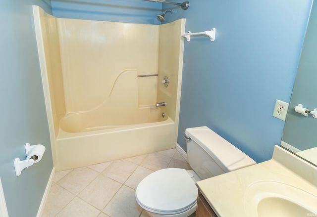 5866 Jeffrey Lane, Newburgh, IN 47630