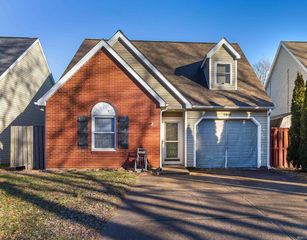 5866 Jeffrey Lane, Newburgh, IN 47630