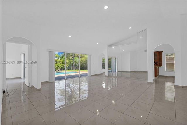 358 SW 163rd Ave 358, Pembroke Pines, FL 33027