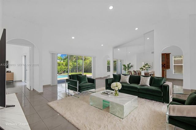 358 SW 163rd Ave 358, Pembroke Pines, FL 33027