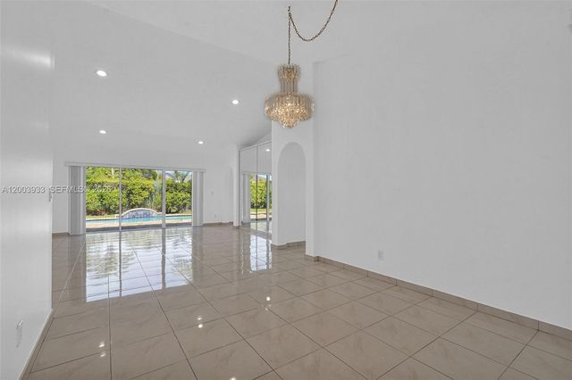 358 SW 163rd Ave 358, Pembroke Pines, FL 33027