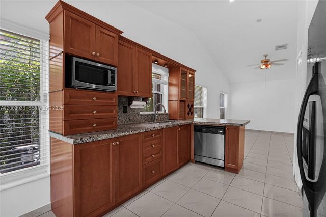 358 SW 163rd Ave 358, Pembroke Pines, FL 33027