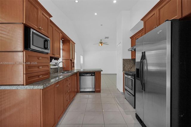 358 SW 163rd Ave 358, Pembroke Pines, FL 33027