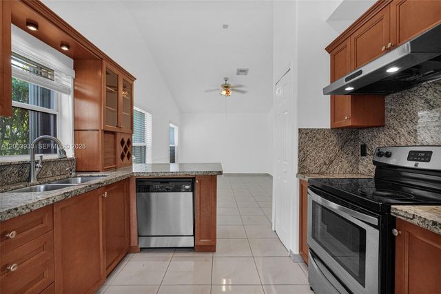 358 SW 163rd Ave 358, Pembroke Pines, FL 33027