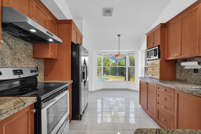 358 SW 163rd Ave 358, Pembroke Pines, FL 33027