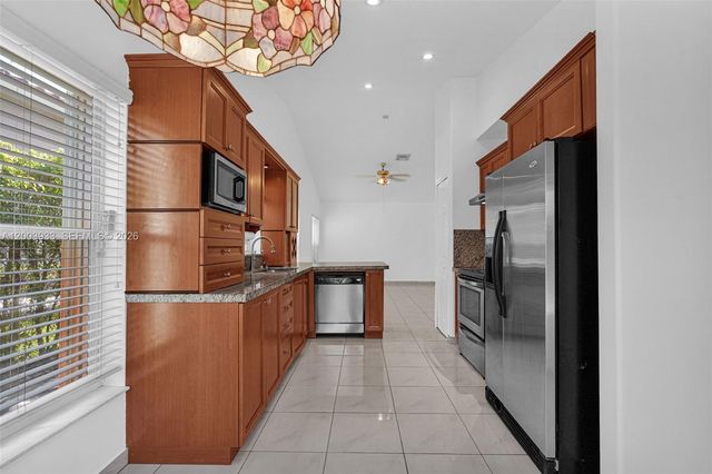 358 SW 163rd Ave 358, Pembroke Pines, FL 33027