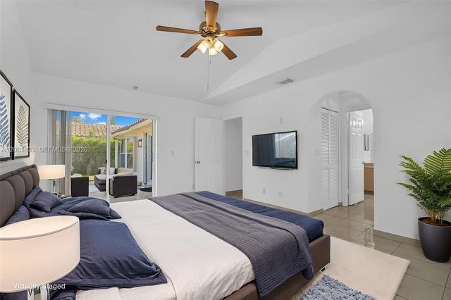 358 SW 163rd Ave 358, Pembroke Pines, FL 33027