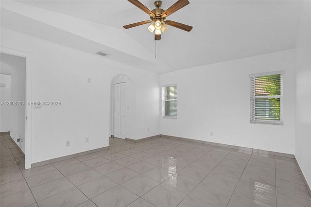 358 SW 163rd Ave 358, Pembroke Pines, FL 33027