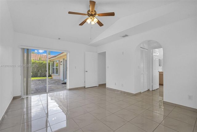 358 SW 163rd Ave 358, Pembroke Pines, FL 33027