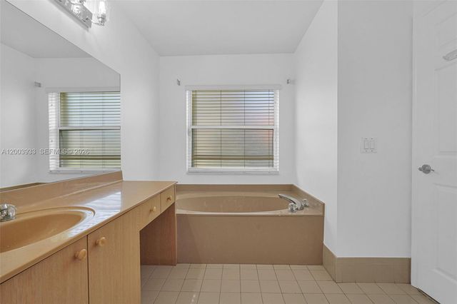 358 SW 163rd Ave 358, Pembroke Pines, FL 33027