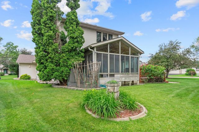 3901 Foxglove Court N, Brooklyn Park, MN 55443