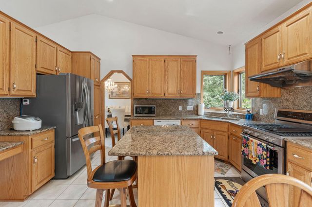 3901 Foxglove Court N, Brooklyn Park, MN 55443