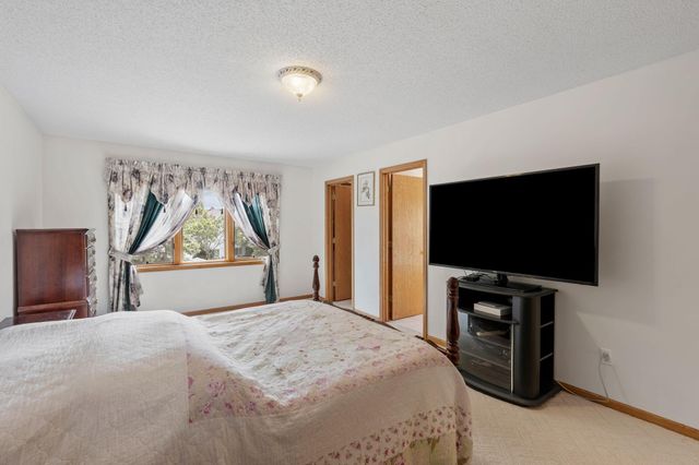 3901 Foxglove Court N, Brooklyn Park, MN 55443