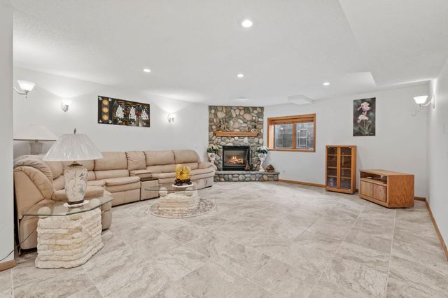3901 Foxglove Court N, Brooklyn Park, MN 55443