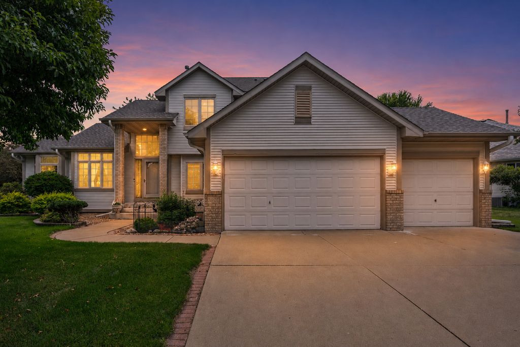 3901 Foxglove Court N, Brooklyn Park, MN 55443