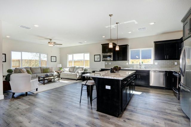 936 Norman Rd, Galt, CA 95632