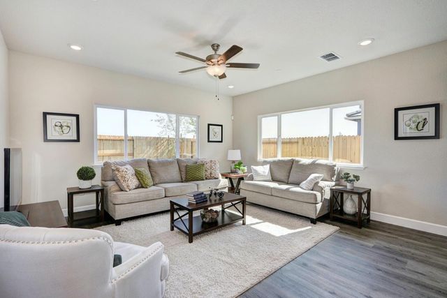 936 Norman Rd, Galt, CA 95632