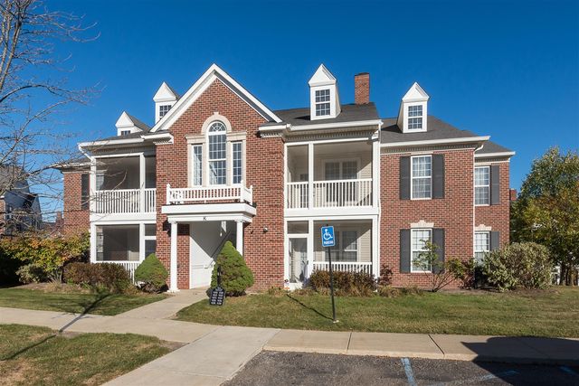 922 W Summerfield Glen Circle, Ann Arbor, MI 48103