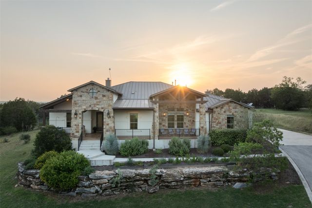 119 Creekside TRL, Spicewood, TX 78669
