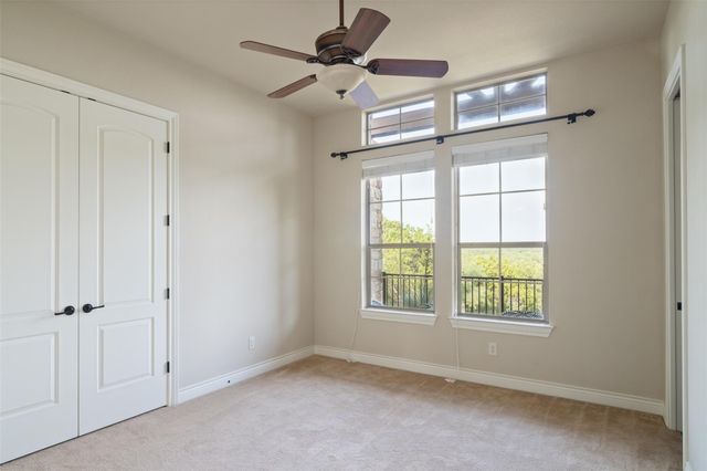 119 Creekside TRL, Spicewood, TX 78669