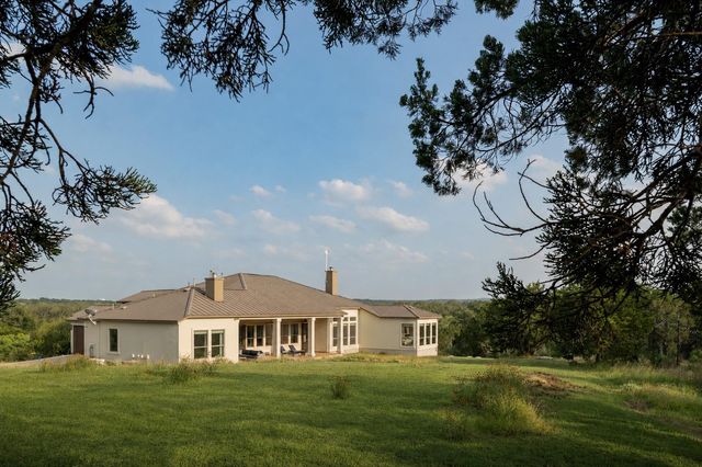 119 Creekside TRL, Spicewood, TX 78669