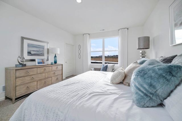 787 Plateau Drive, Pingree Grove, IL 60140