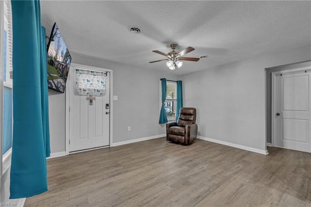 12 Neville ST, Portsmouth, VA 23701