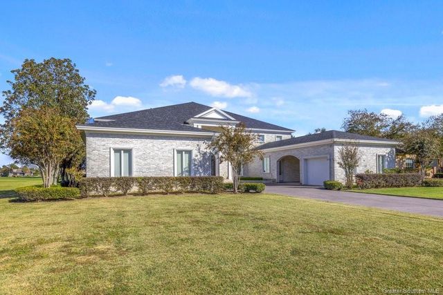 3272 Portrush Drive, Lake Charles, LA 70605