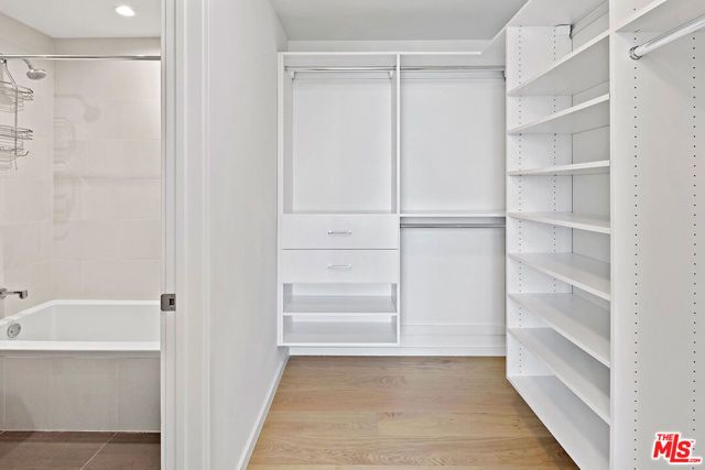 889 Francisco Street 2506, Los Angeles, CA 90017