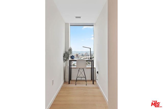 889 Francisco Street 2506, Los Angeles, CA 90017