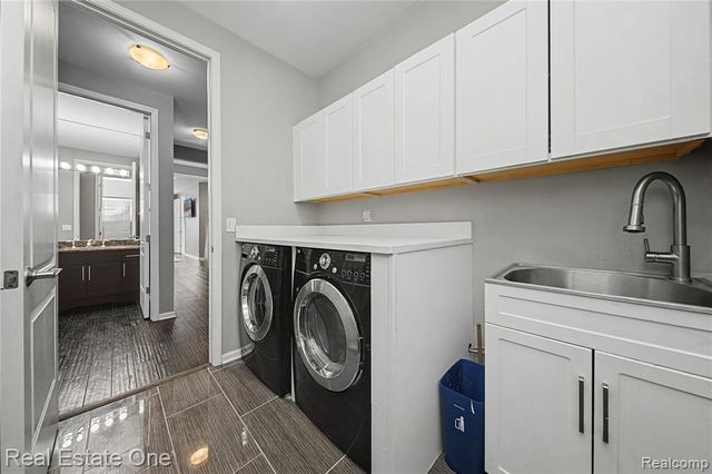 5608 Pembrooke Crossing, West Bloomfield, MI 48322