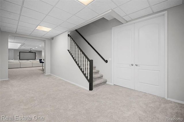 5608 Pembrooke Crossing, West Bloomfield, MI 48322