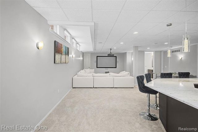 5608 Pembrooke Crossing, West Bloomfield, MI 48322